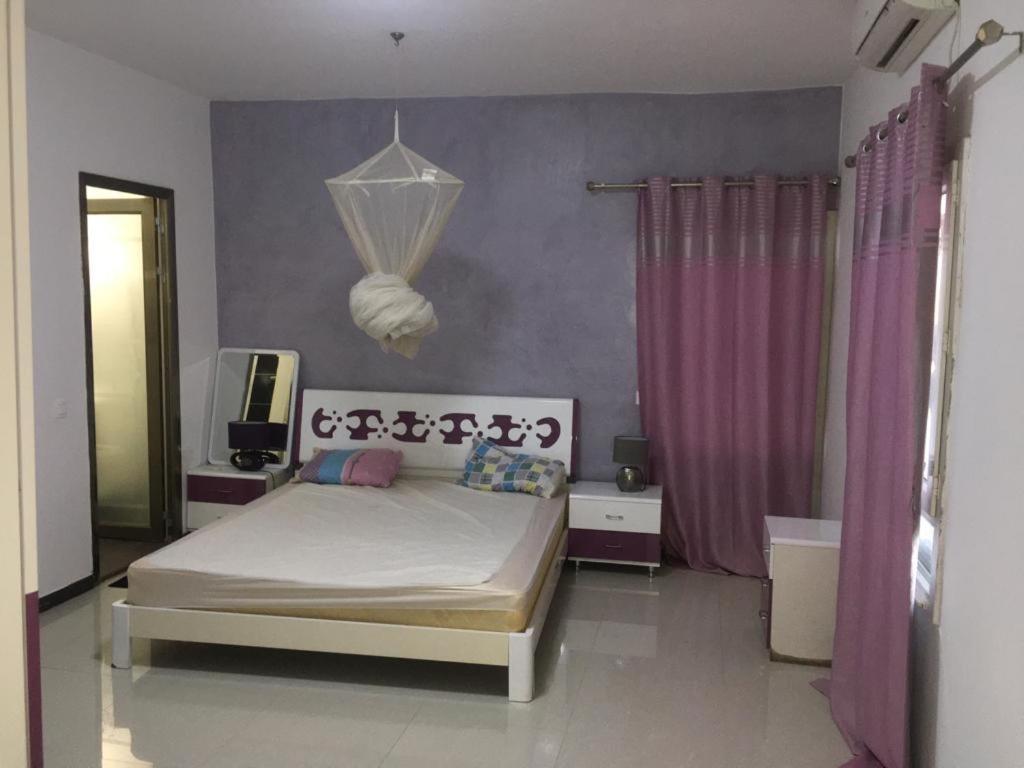 Saly - Villa Kage 6 Chambres -Clim-Wifi-Eau Chaude-Billard-Babyfoot-Ping Pong-Canal - Electricite Non Comprise Exterior foto
